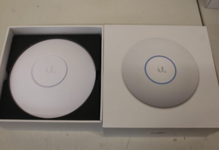 SALE OUT. Ubiquiti UniFi UAP AC SHD 2.4GHz/5GHz, 802.11ac Wave 2, 2xGbE, PoE+ | Ubiquiti | DEMO