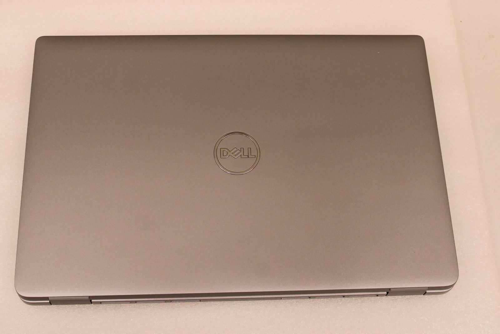 SALE OUT. Dell Latitude 5450 AG FHD Ultra 7 165U/16GB/512GB/Intel Integrated/Win11 Pro/Estonian Backlit kbd/FP/SC/3Y Basic Onsite Warranty | Dell Latitude 5450 | 14 " | IPS | FHD | 1920 x 1080 pixels | Anti-glare | Intel Core Ultra 7 | 165U | 16 GB | DDR5 | Solid-state drive capacity 512 GB | Intel Integrated Graphics | Windows 11 Pro | 802.11ax | Bluetooth version 5.3 | Keyboard language Estonian | Keyboard backlit | Warranty 36 month(s) | Battery warranty 12 month(s) | NO ORIGINAL PACKAGING