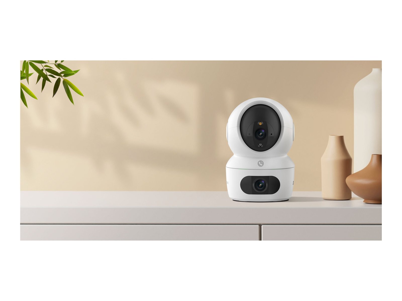 EZVIZ CSH7C Internally Controlled and Directional Camera (4 MP + 4 MP, two-lens), White | EZVIZ