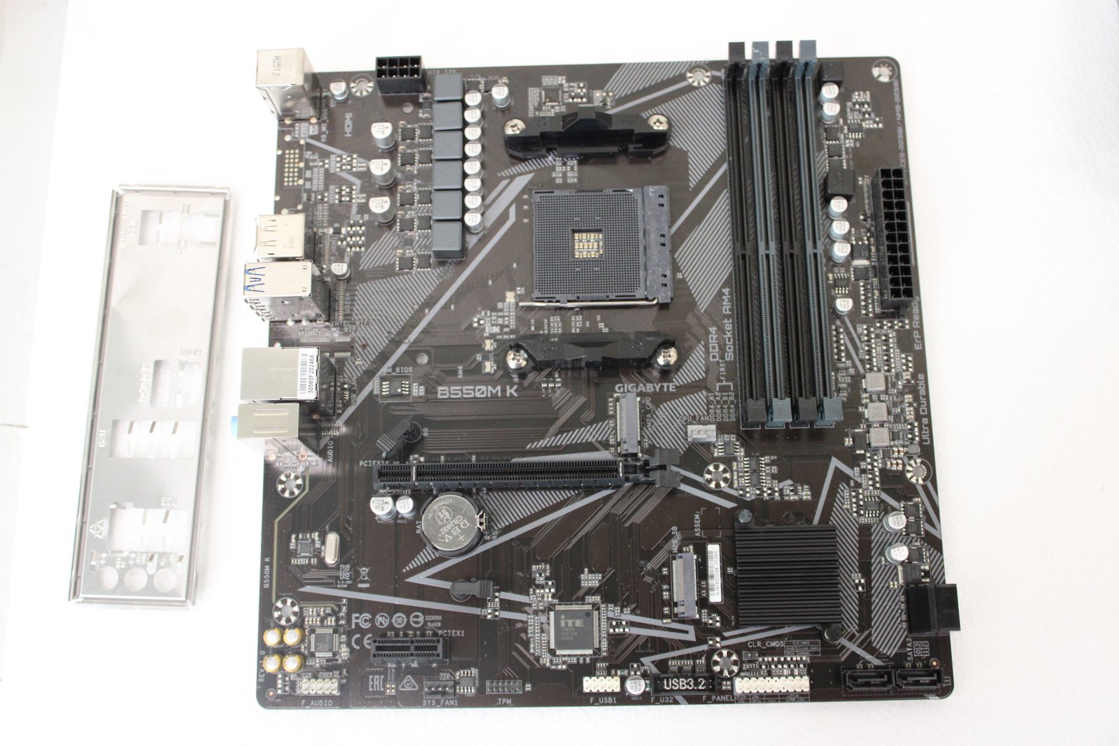SALE OUT. Gigabyte B550M K 1.0 M/B | Processor family AMD | Processor socket AM4 | DDR4 DIMM | Memory slots 4 | Supported hard disk drive interfaces 	SATA, M.2 | Number of SATA connectors 4 | Chipset AMD B550 | Micro ATX | REFURBISHED, WITHOUT ORIGINAL PACKAGING AND ACCESSORIES, ONLY BACK PANEL INCLUDED