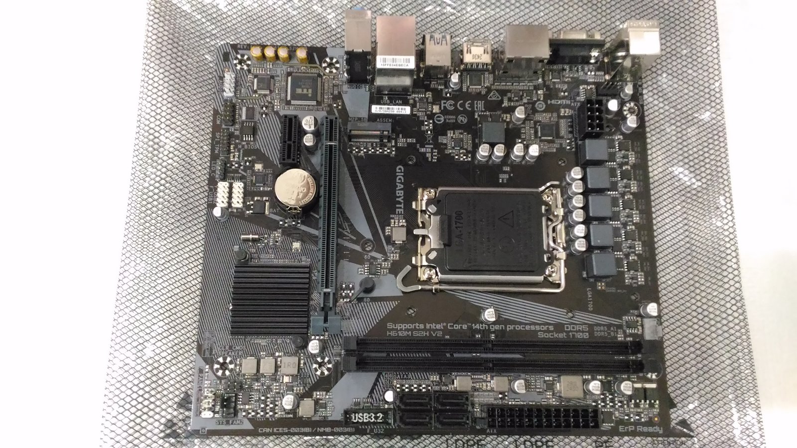 SALE OUT. Gigabyte H610M S2H V2 1.0 | Processor family Intel | Processor socket LGA1700 | DDR5 DIMM | Supported hard disk drive interfaces M.2, SATA | Number of SATA connectors 4 | REFURBISHED, WITHOUT ORIGINAL PACKAGING AND ACCESSORIES, ONLY BACK PANEL INCLUDED