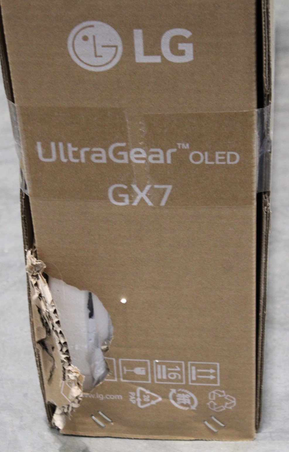 LG SALE OUT. 27GX704A-B | 27 " | OLED | 16:9 | 240 Hz | 0.03 ms | 2560 x 1440 pixels | 250 cd/m² | HDMI ports quantity 2 | Warranty 24 month(s) | DAMAGED PACKAGING