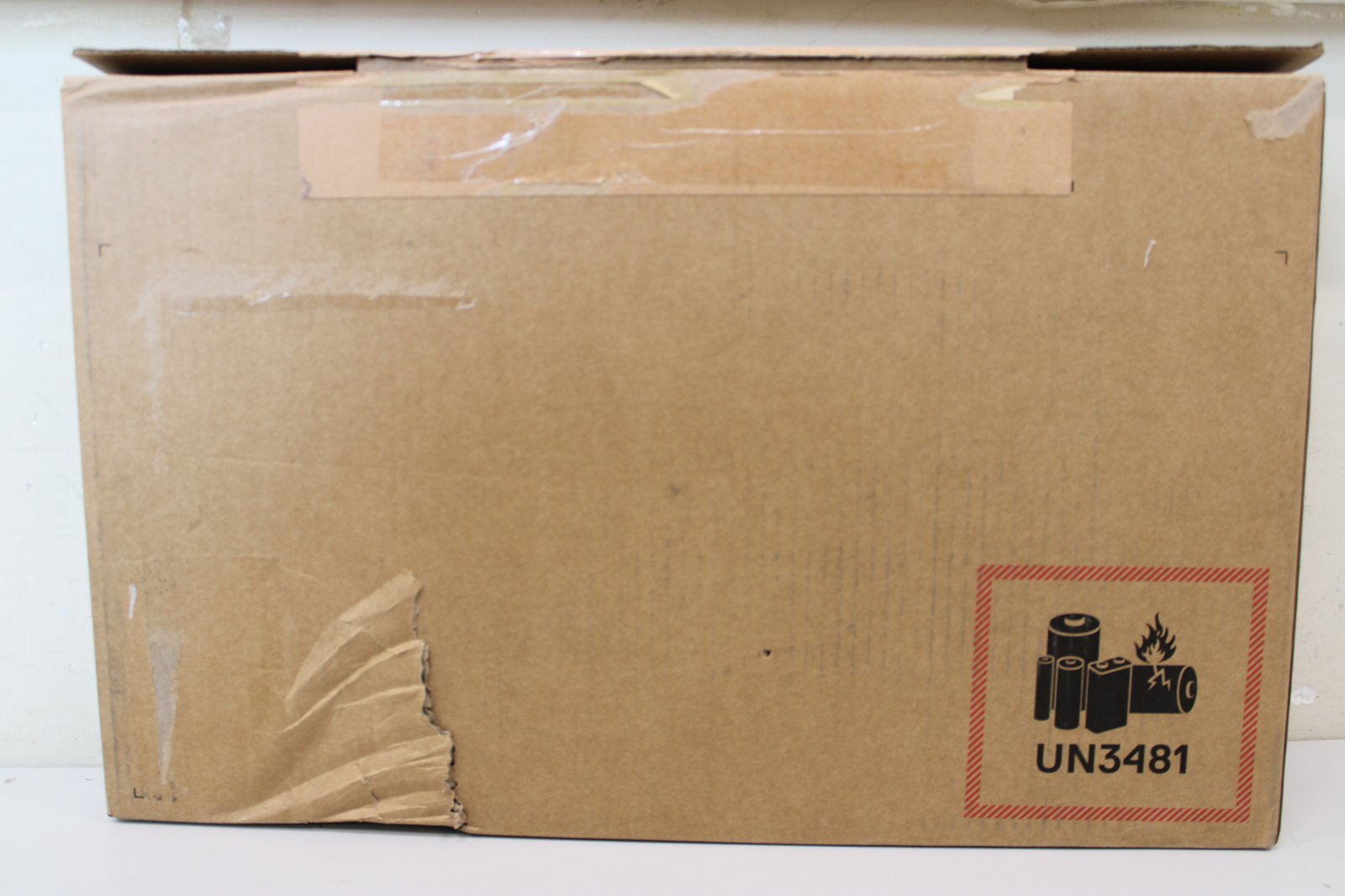 SALE OUT. Dell Pro 16 AG FHD+ AMD Ryzen AI 7 350/32GB/1TB/AMD Radeon 860M/Win11 Pro/Russian Backlit kbd/3Y ProSupport NBD Onsite Warranty | Dell Warranty 33 month(s) | DAMAGED PACKAGING, REFURBISHED, SCRATCHED ON CORPUS TOP